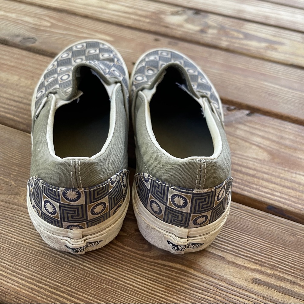 Vans Classic Slip-On Geometric Print Sneakers Olive/Tan Men’s 7 / Women’s 8.5 - Picture 3 of 6